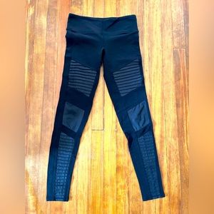Alo Yoga Women's Black High Waisted Moto Style Leggings size Small